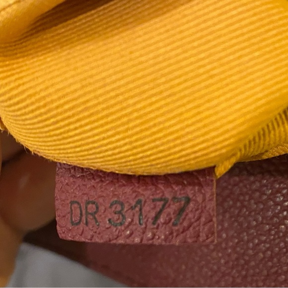 Louis Vuitton Manhattan NM in Raisin EUC - Picture 11 of 14